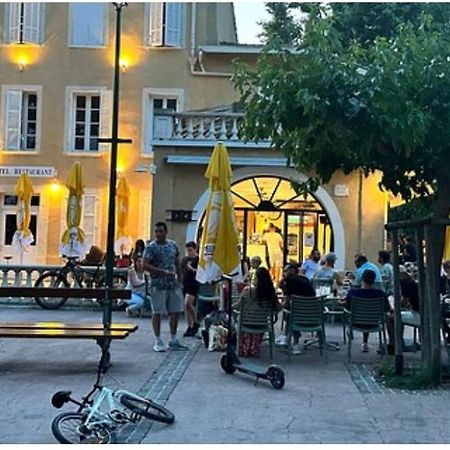 Hotel De La Loube La Roquebrussanne 외부 사진