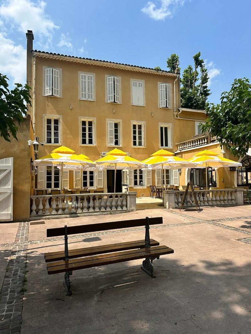 Hotel De La Loube La Roquebrussanne 외부 사진