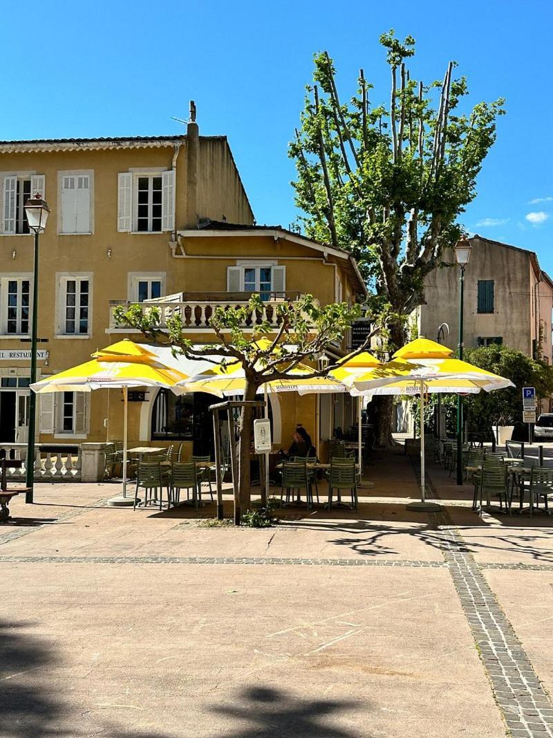 Hotel De La Loube La Roquebrussanne 외부 사진