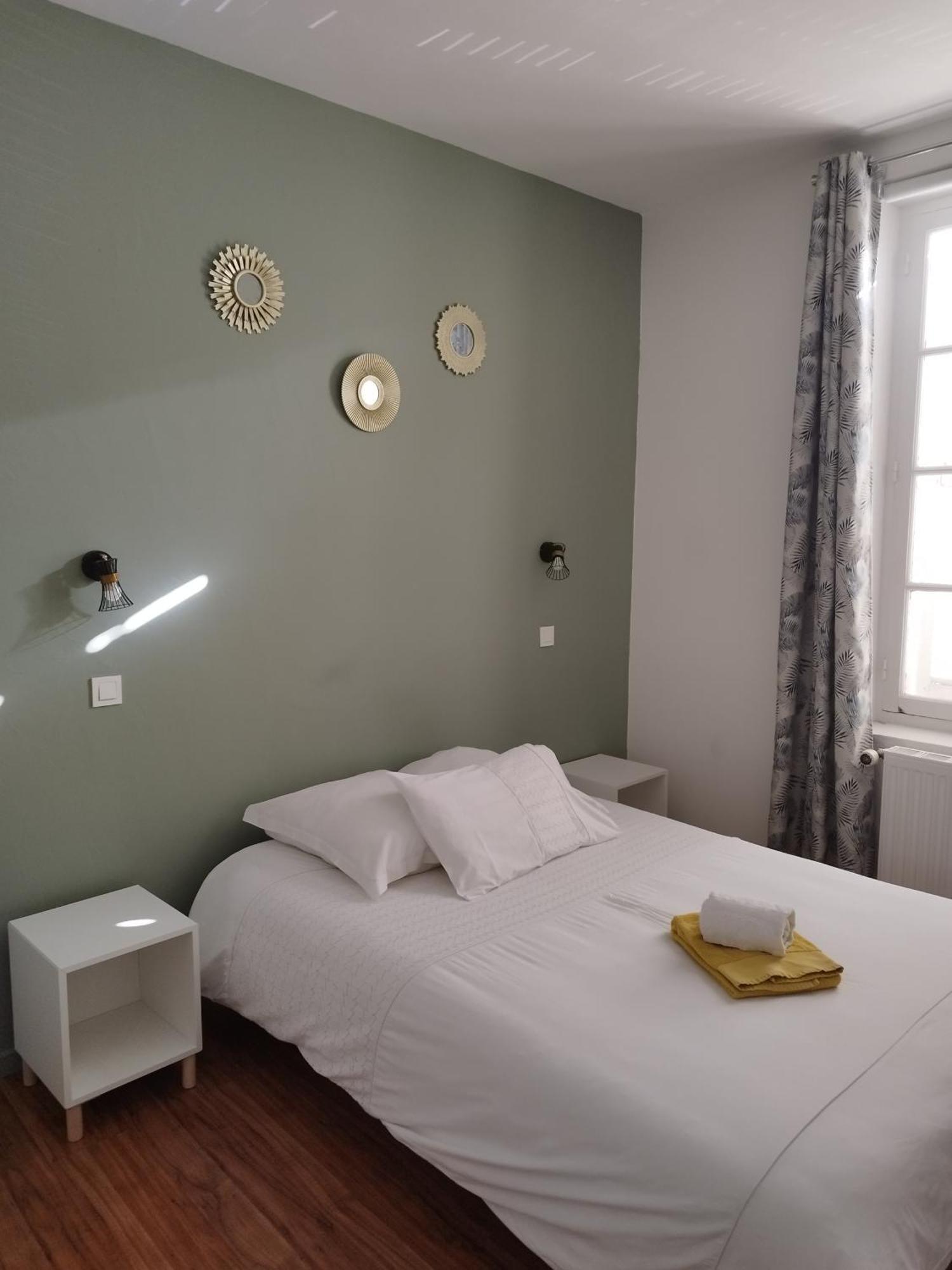 Hotel De La Loube La Roquebrussanne 외부 사진